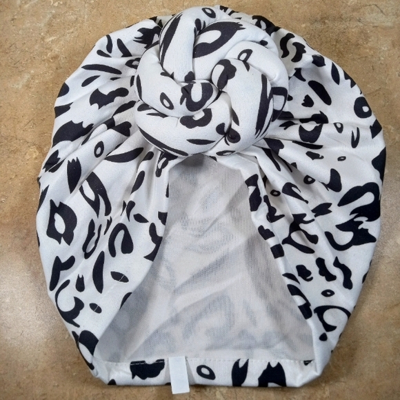 Pre-Made Knotted Head Wrap Color: Black/White - Picture 2 of 4